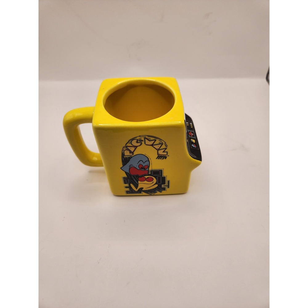 Pac-Man Arcade Cabinet Shaped Ceramic Mug Paladone Yellow Retro Gaming Mug